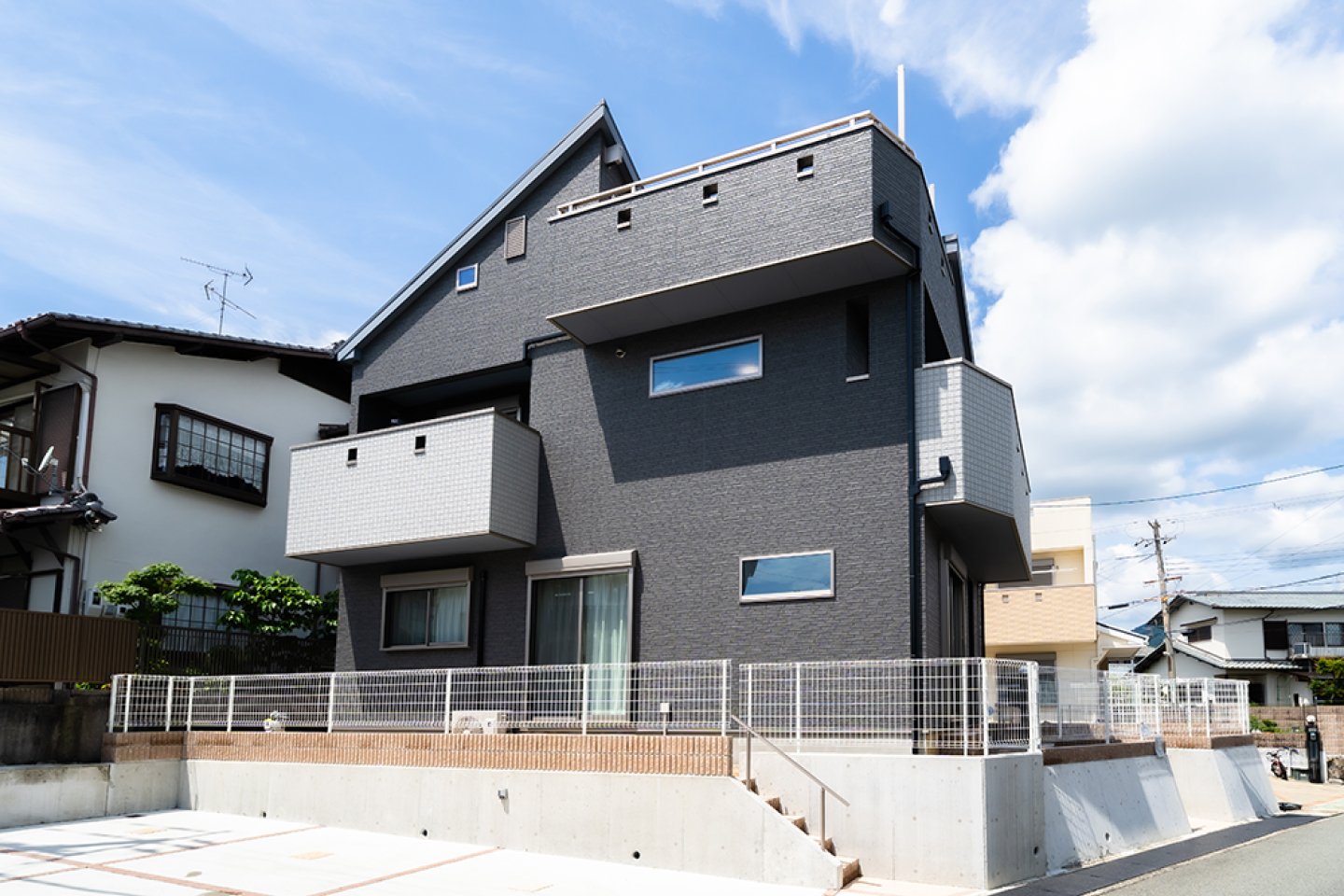 街並みに調和する外観デザイン